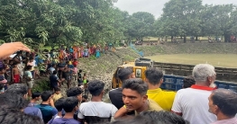 শিবগঞ্জে সিমেন্টভর্তি ট্রাক খাদে, নিহত ২